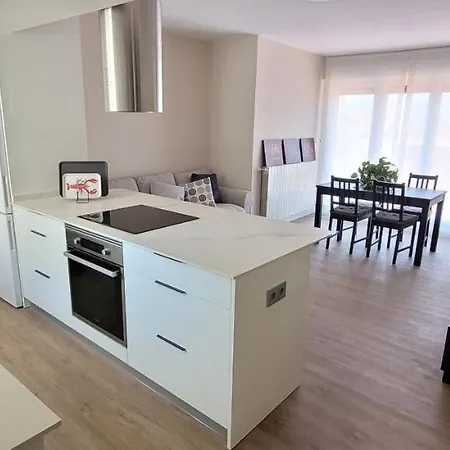 Sanniko Atico Con Terraza 아파트 *