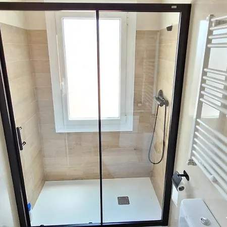 Sanniko Atico Con Terraza 아파트