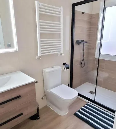 Sanniko Atico Con Terraza 아파트